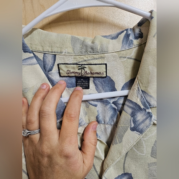 100% Silk Tommy Bahama Mens Button Down Size XL - Picture 2 of 6